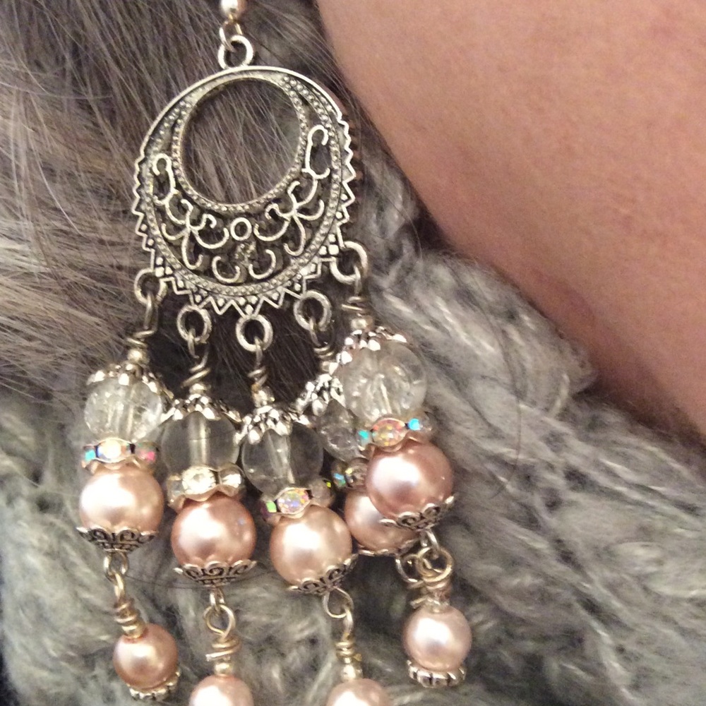 Chandelier earrings in pink, white and silver